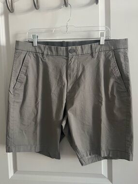 English Laundry Grey Shorts sz 36